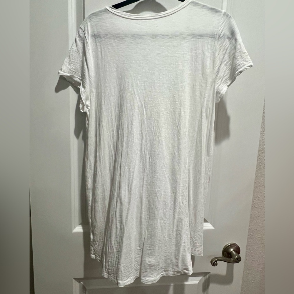 Lilly Pulitzer Etta V-Neck Top - Picture 3 of 3